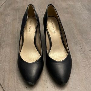 Bandolino short black heel, size 6.5